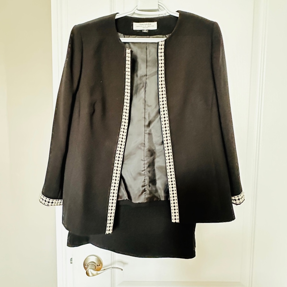 Tahari 3 pc pant suit sz 10p
